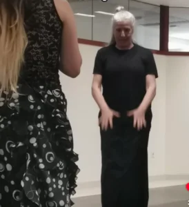 María Pagés dando clases