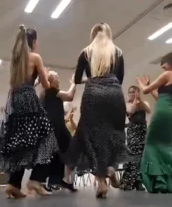 María Pagés Bailando